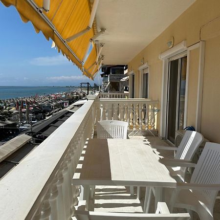 Olympic Beach Rooms エクステリア 写真