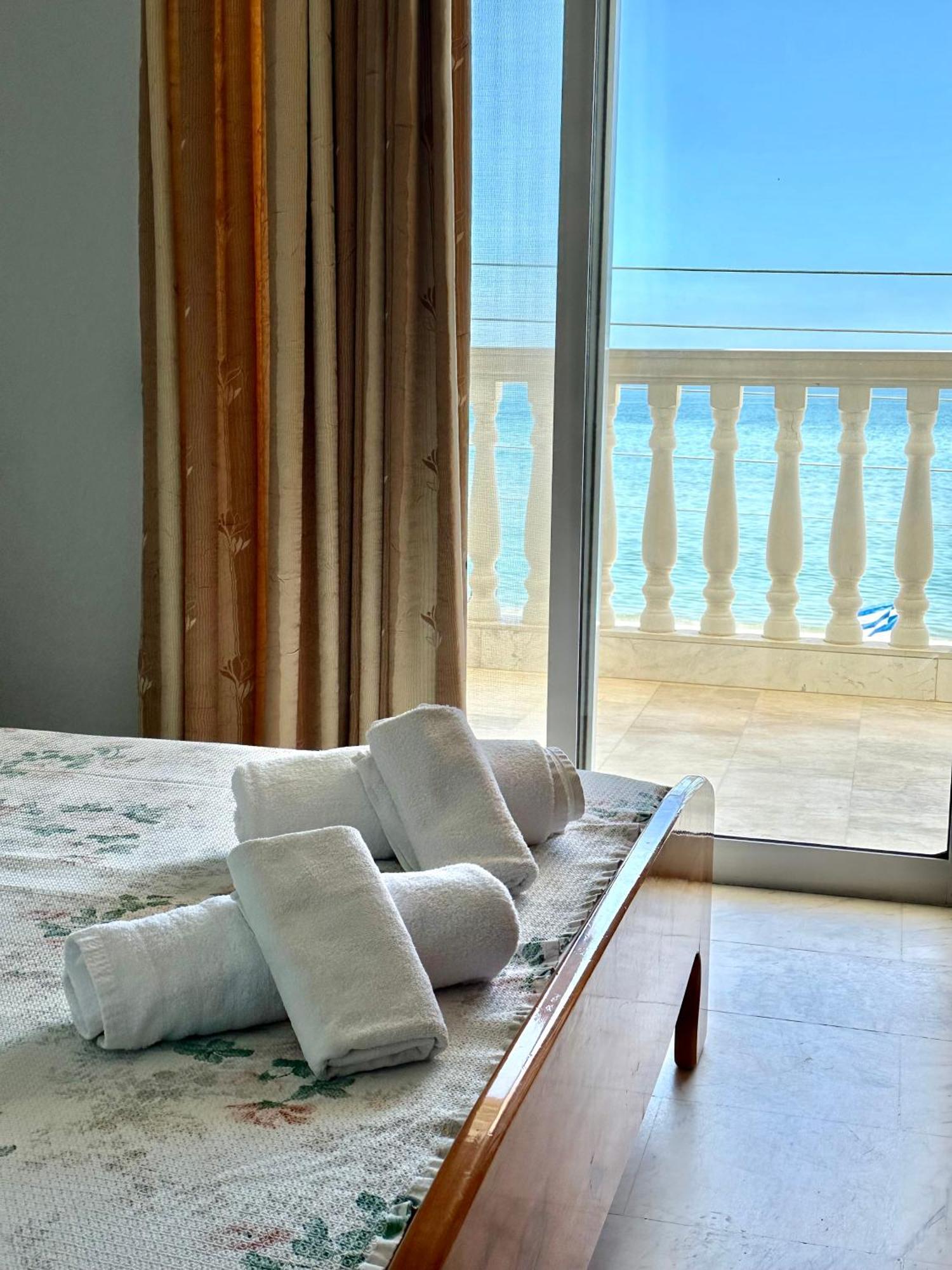 Olympic Beach Rooms エクステリア 写真